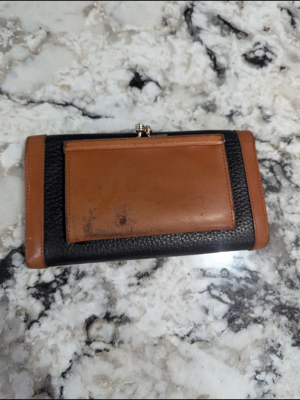 Dooney & Bourke Vintage Black/Tan Pebble Leather Organizer Wallet.  Size 7x3.5x1